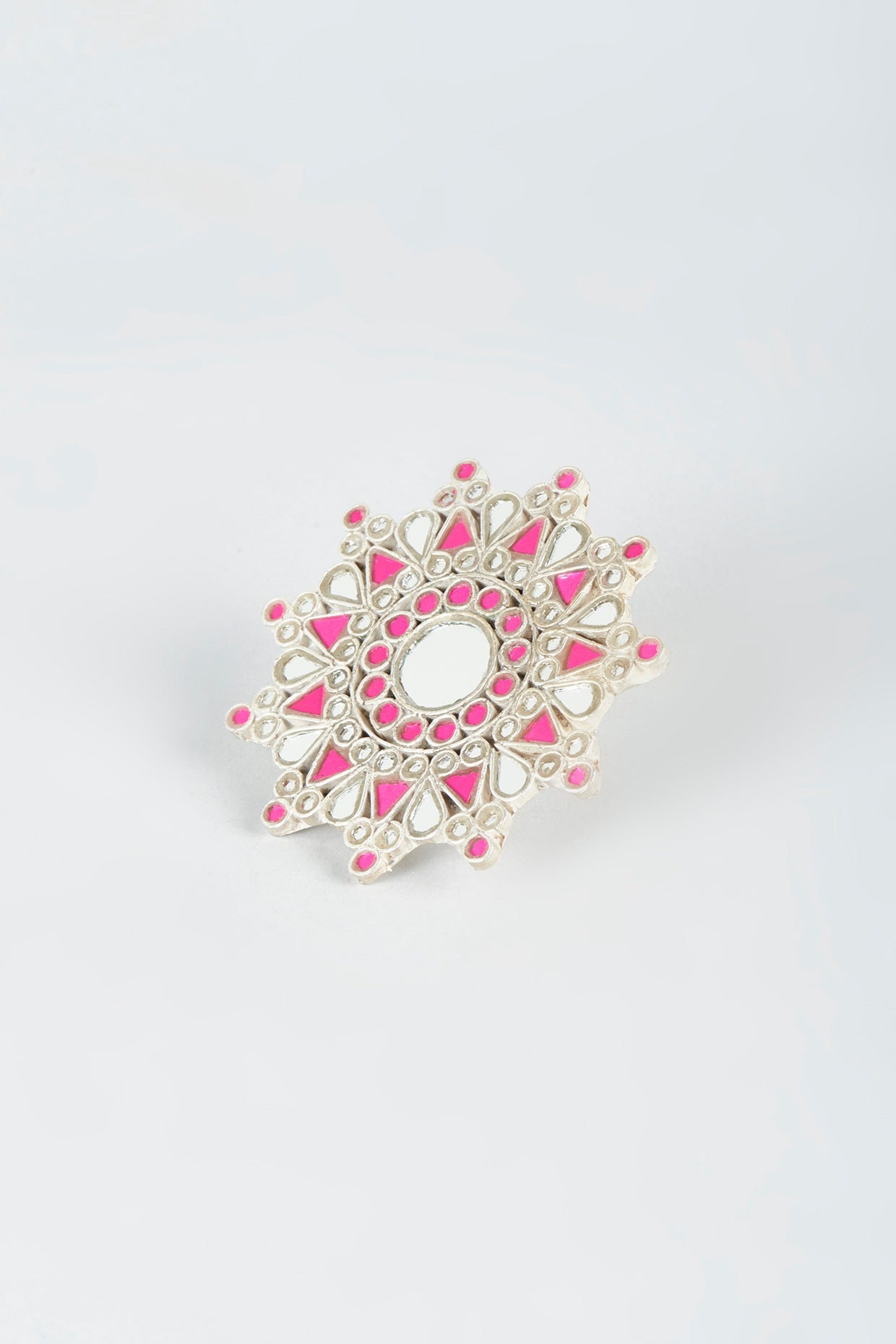 White Finish Ring With Glass Kundan