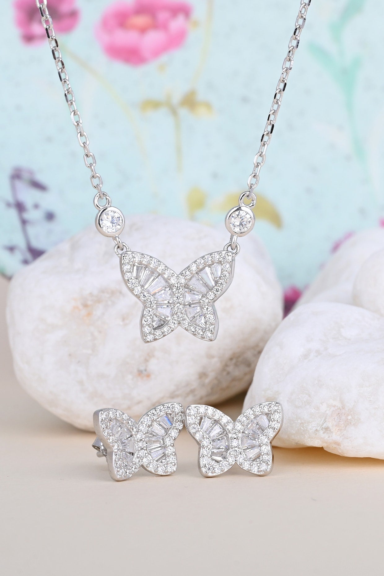 White Zircon Wing Pendant Necklace Set In Sterling Silver