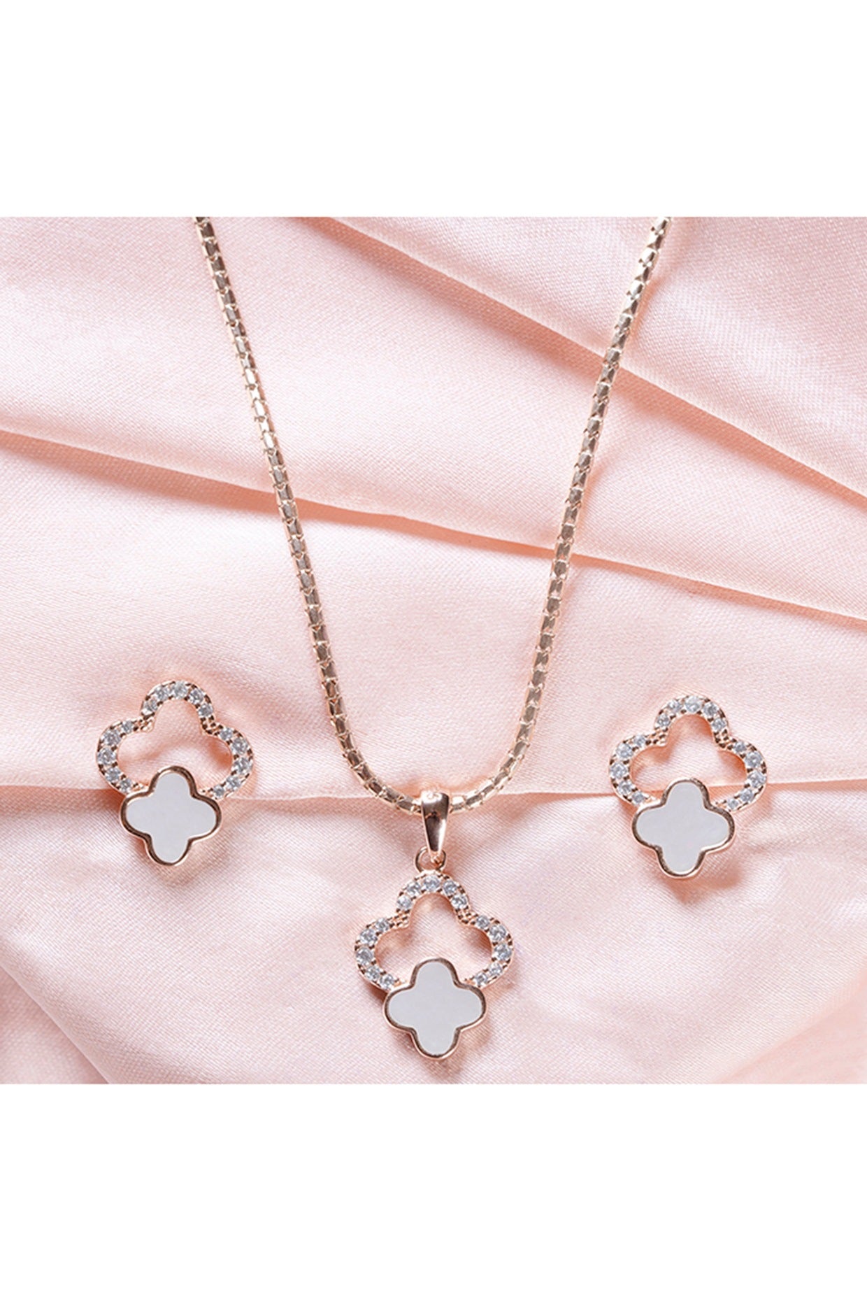 White Zircon Bloom Pendant Necklace Set In Sterling Silver