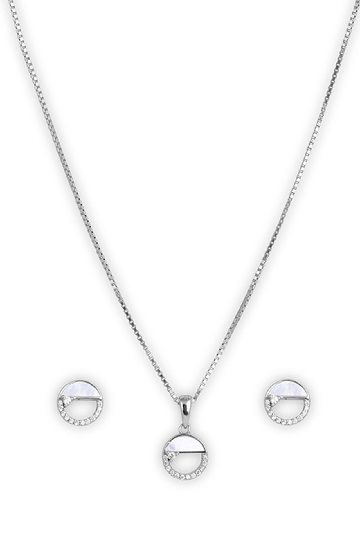 White Zircon Radiant Circle Pendant Necklace Set In Sterling Silver