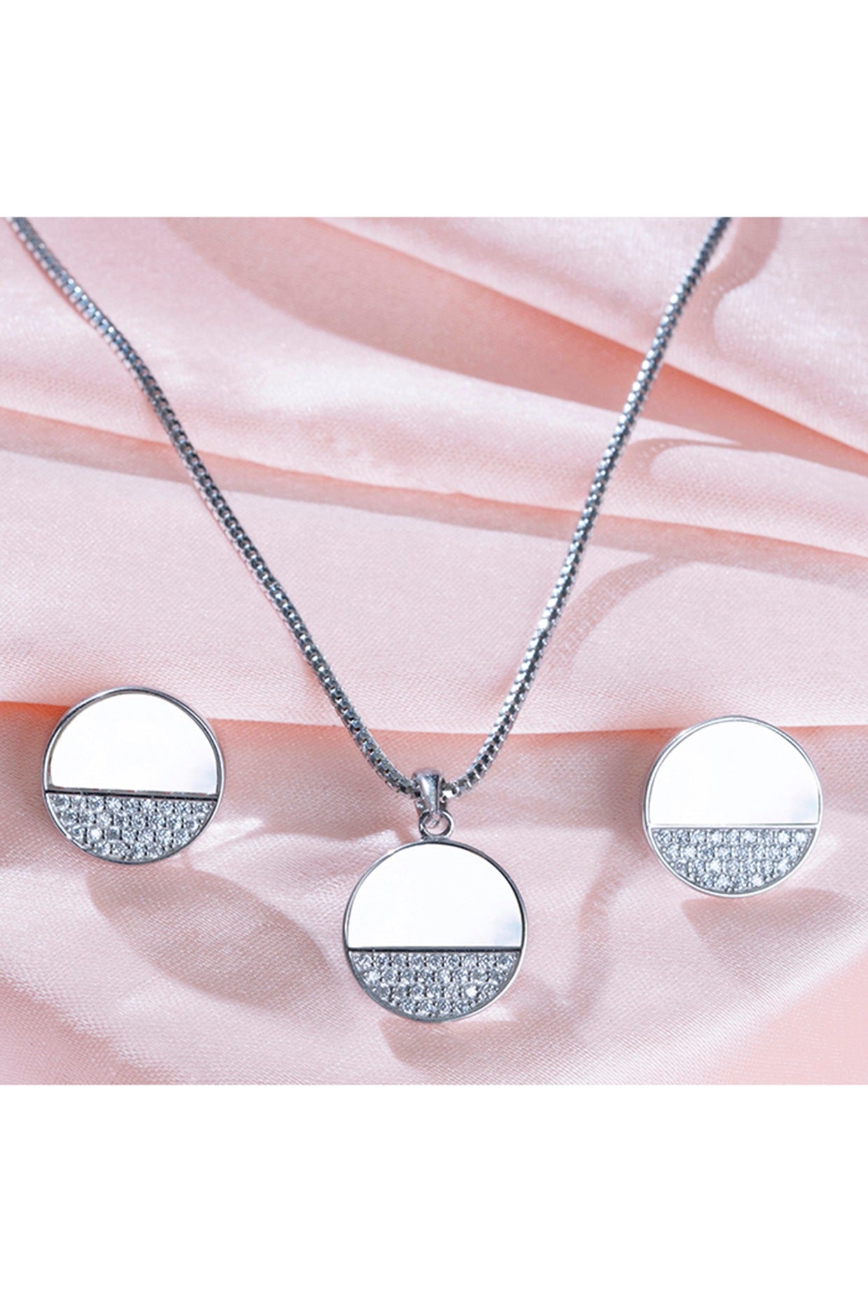 White Zircon Circle Pendant Necklace Set In Sterling Silver