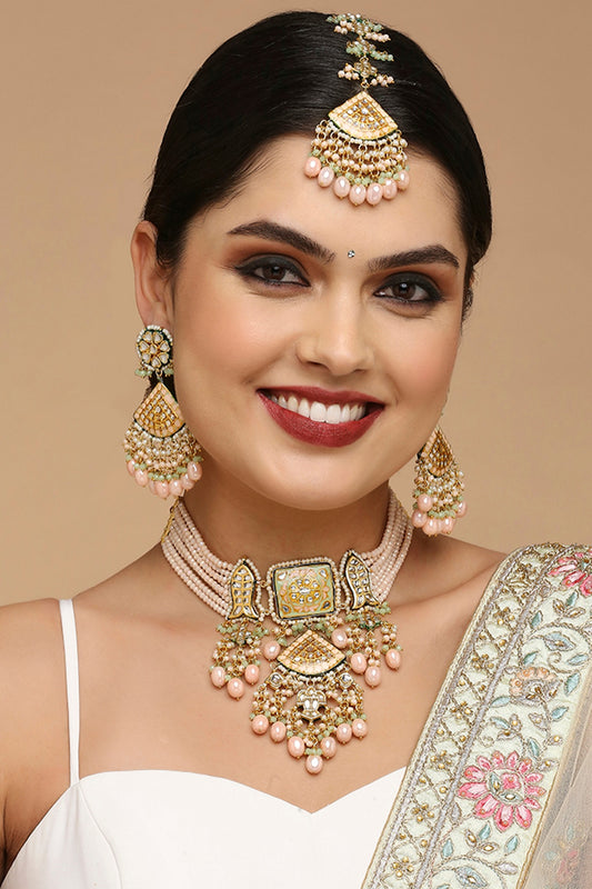 Gold Finish Kundan Necklace Set