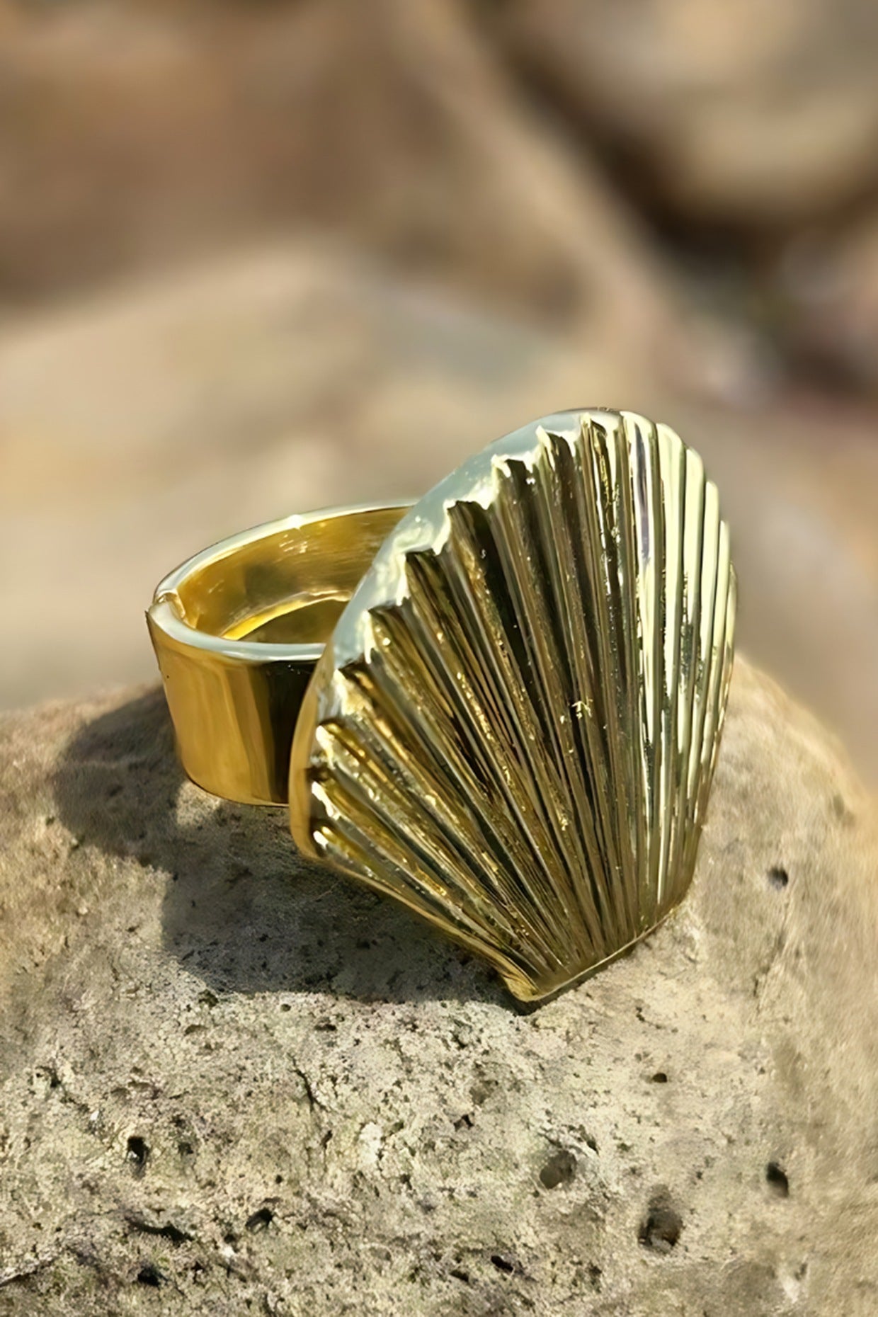 Gold Electo-Plated Hot Enameled Shell Ring