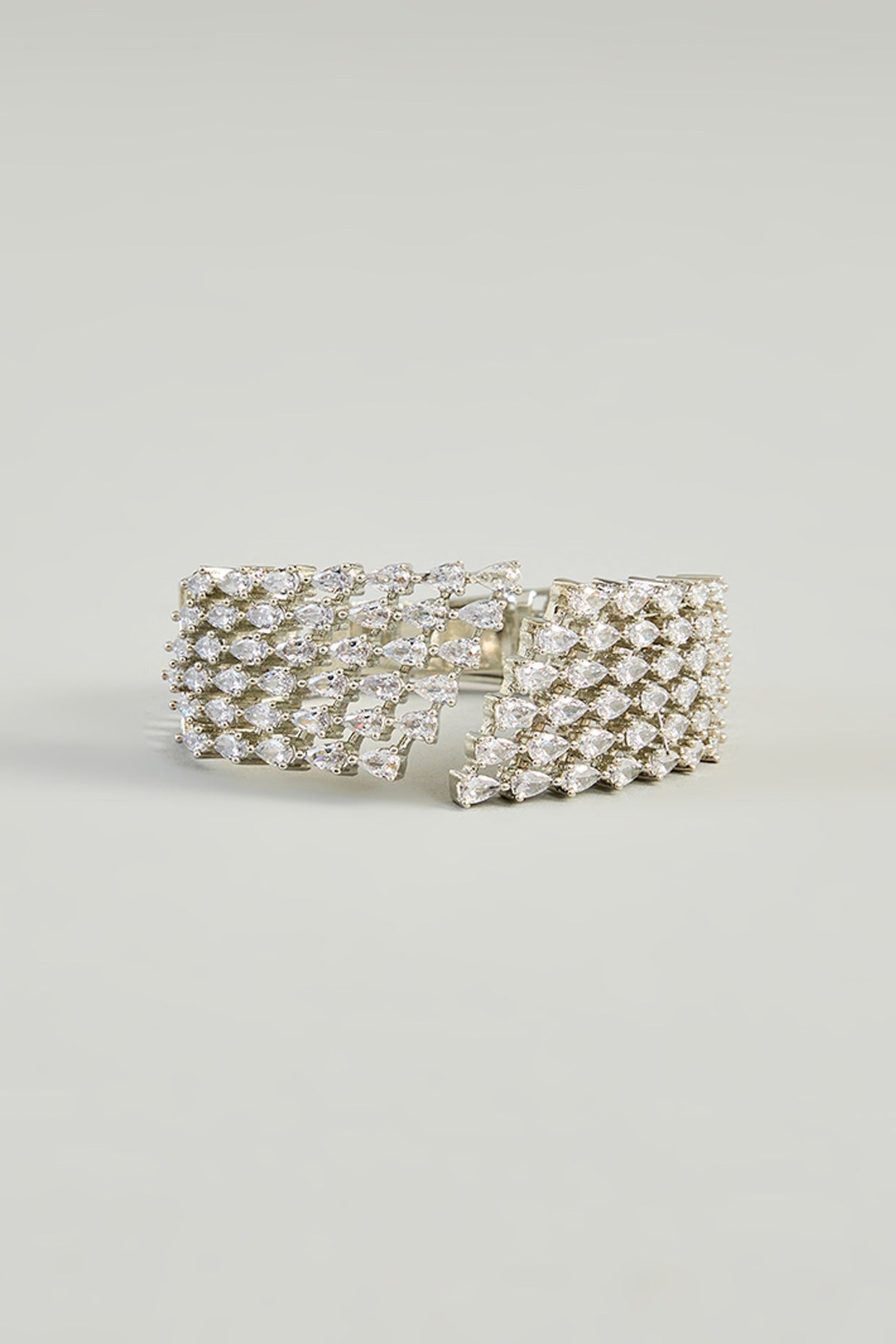 White Finish Diamond Openable Bracelet