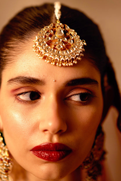 Gold Finish Kundan Polki & Pearl Maang Tikka