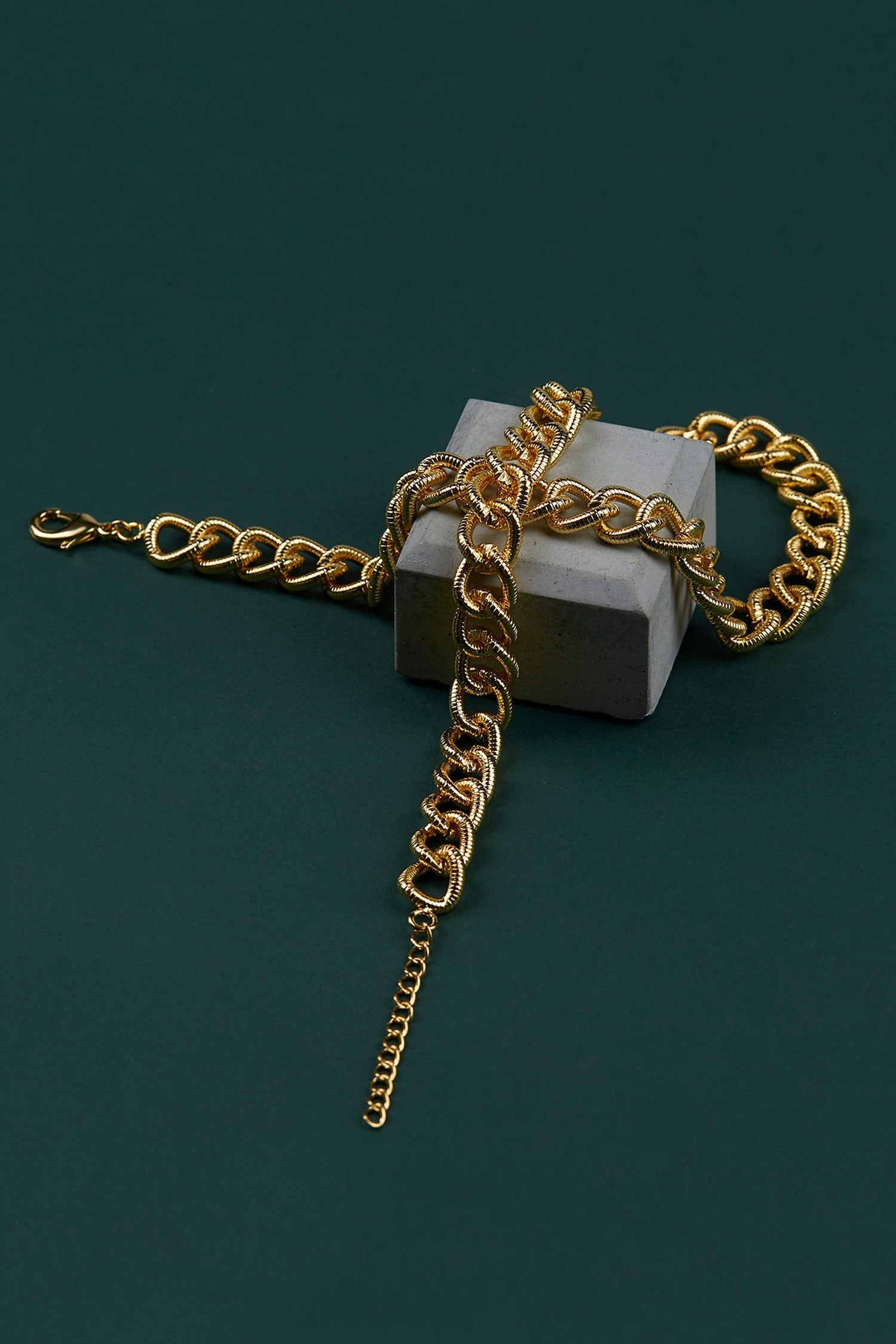 Interlink Chain Textured Necklace 