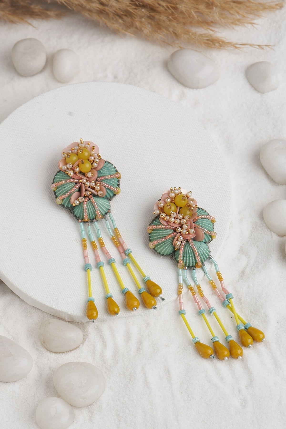 Shell Embellished Choker & Earrings Set 