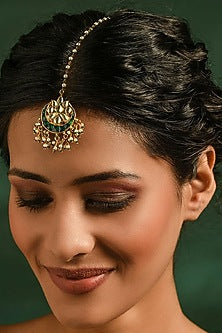 Gold Finish Pearl Maang Tikka