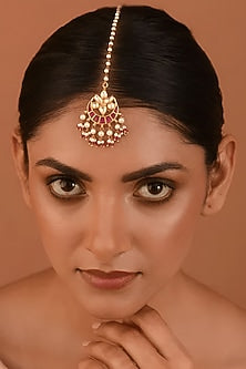 Gold Finish Pearl Maang Tikka
