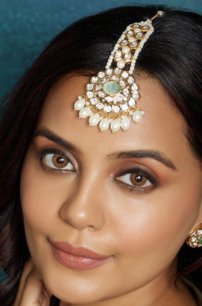 Gold Tone Green & White Maang Tikka