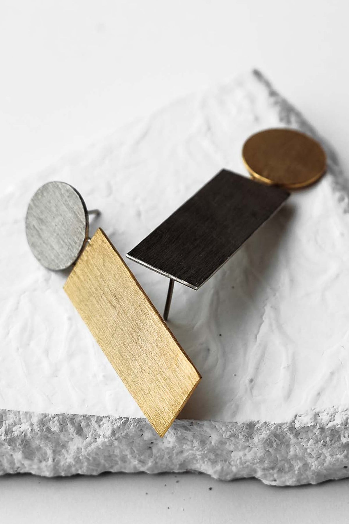 Geometric Danglers 