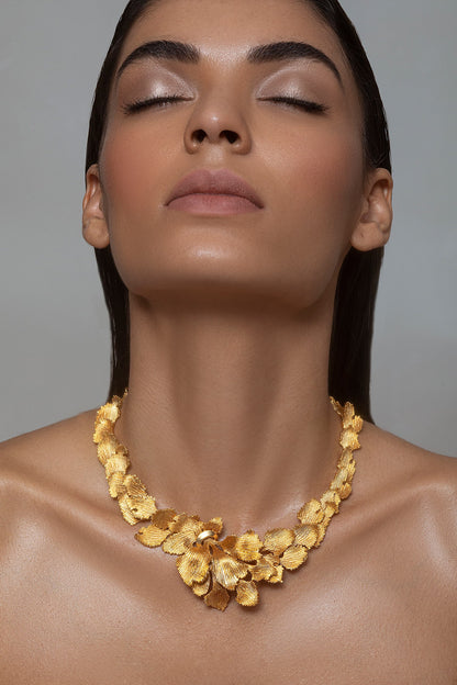 Handcrafted Leaf Carved Collar Necklace 