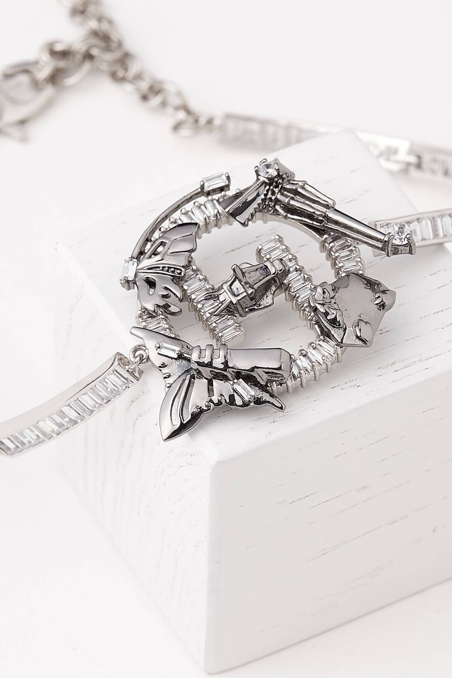 Crystal Pendant Choker 