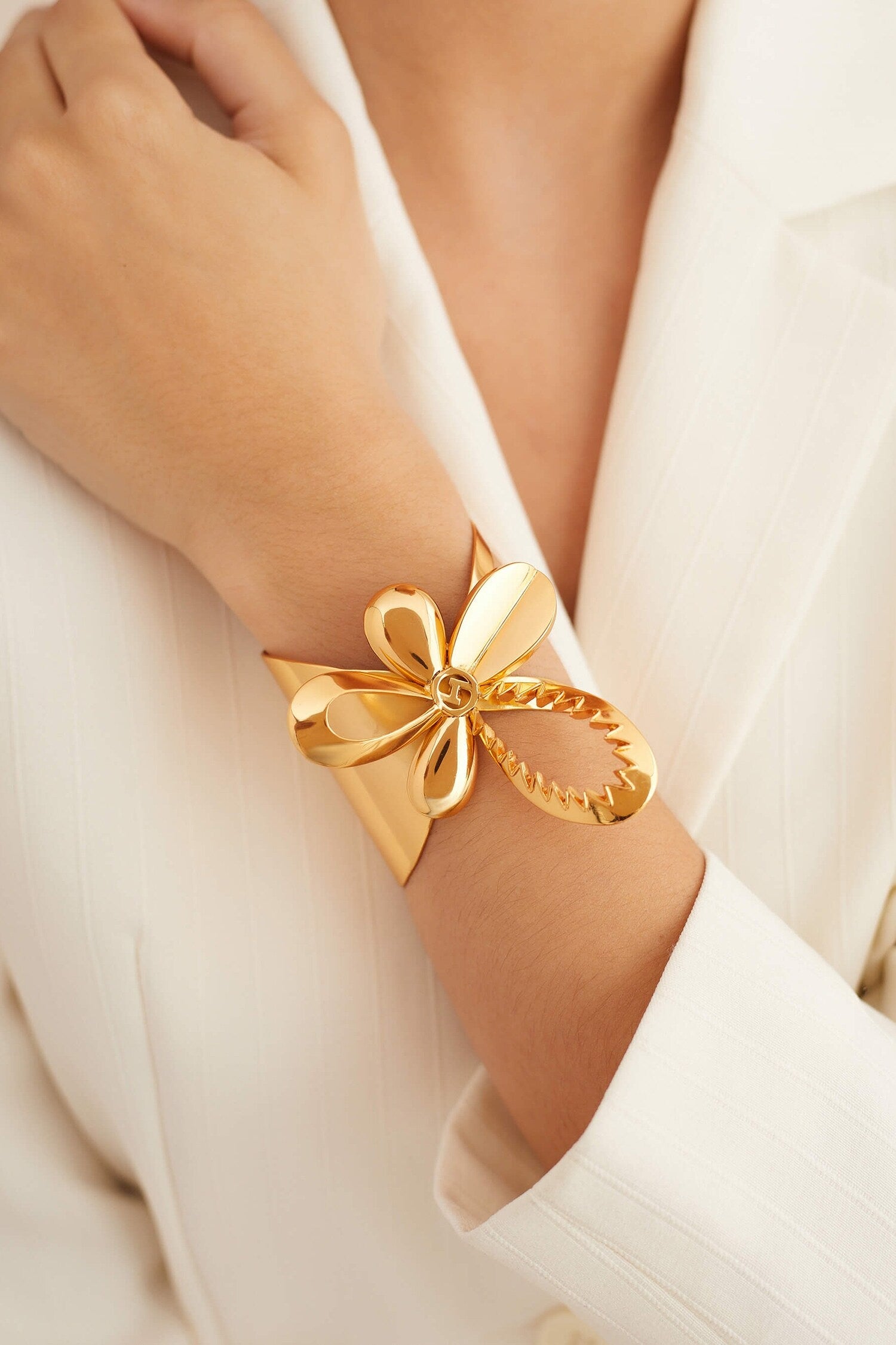 Poppi Tuberose Cuff 