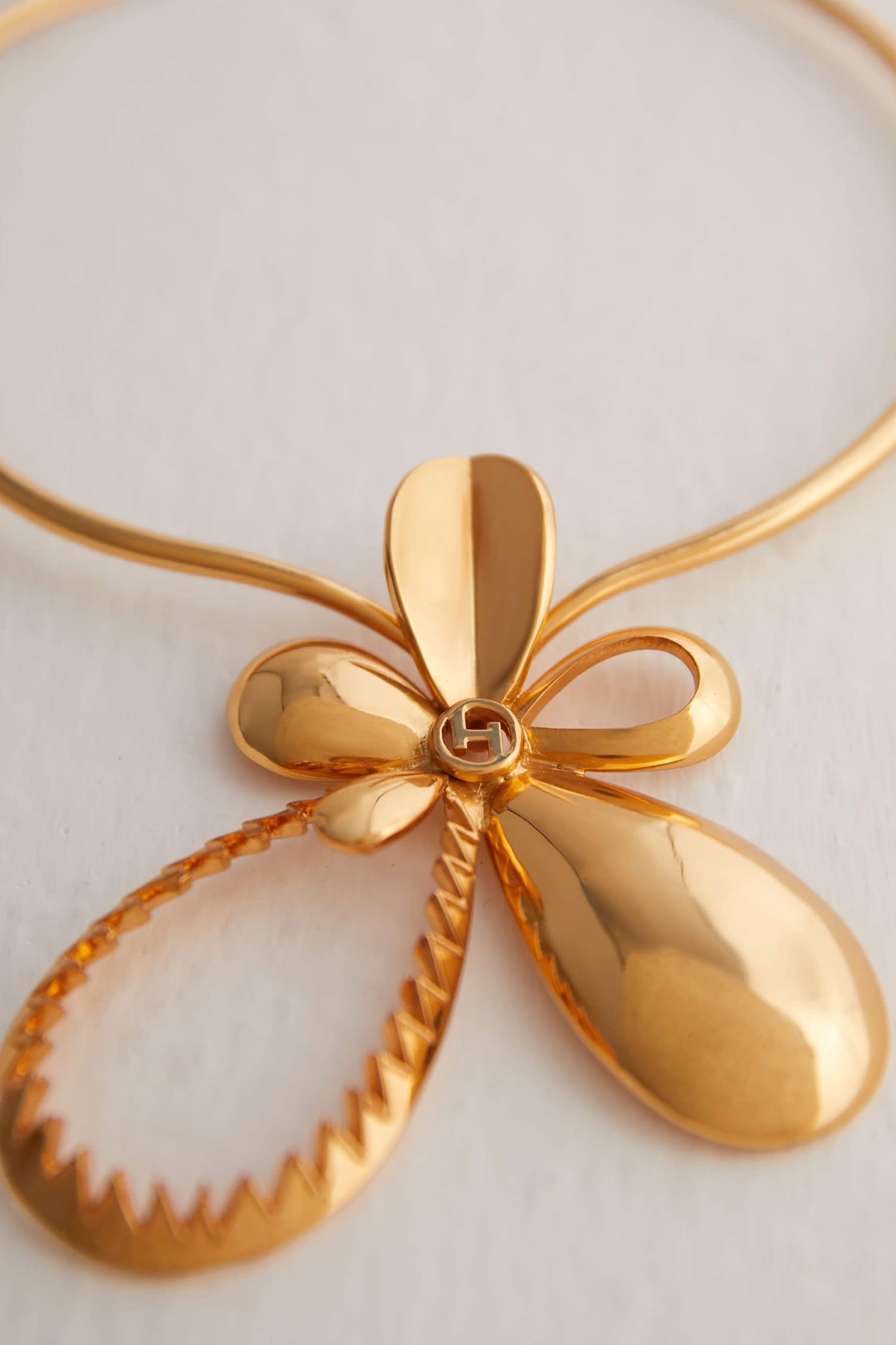 Poppi Tuberose Choker 