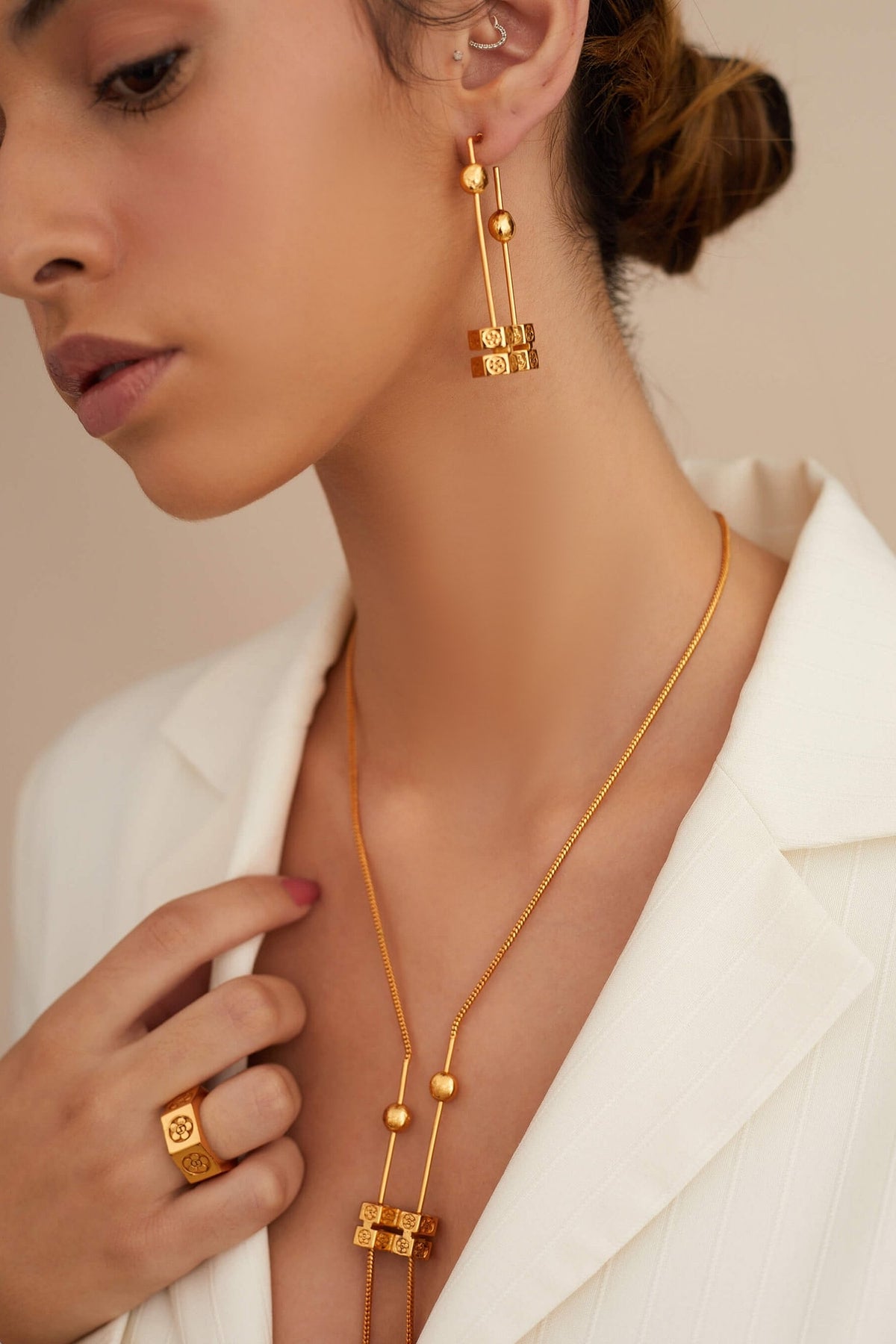 Poppi Lever Necklace 