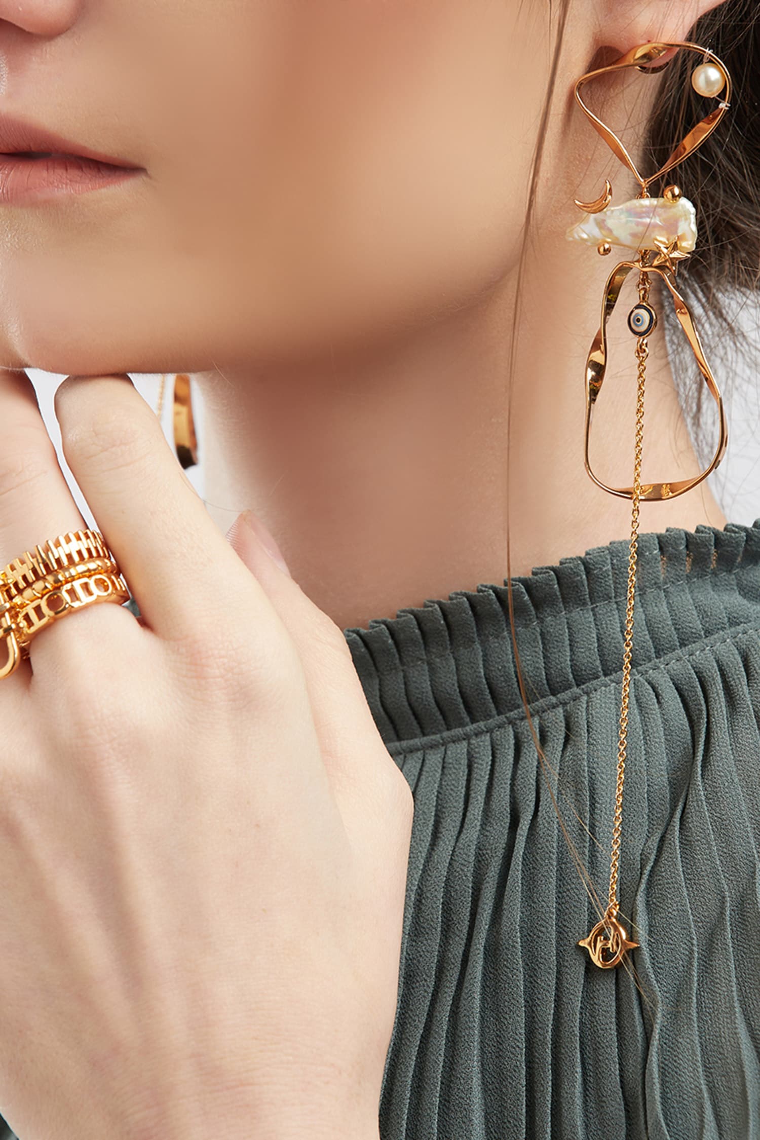  Lupis Bead Long Earrings 