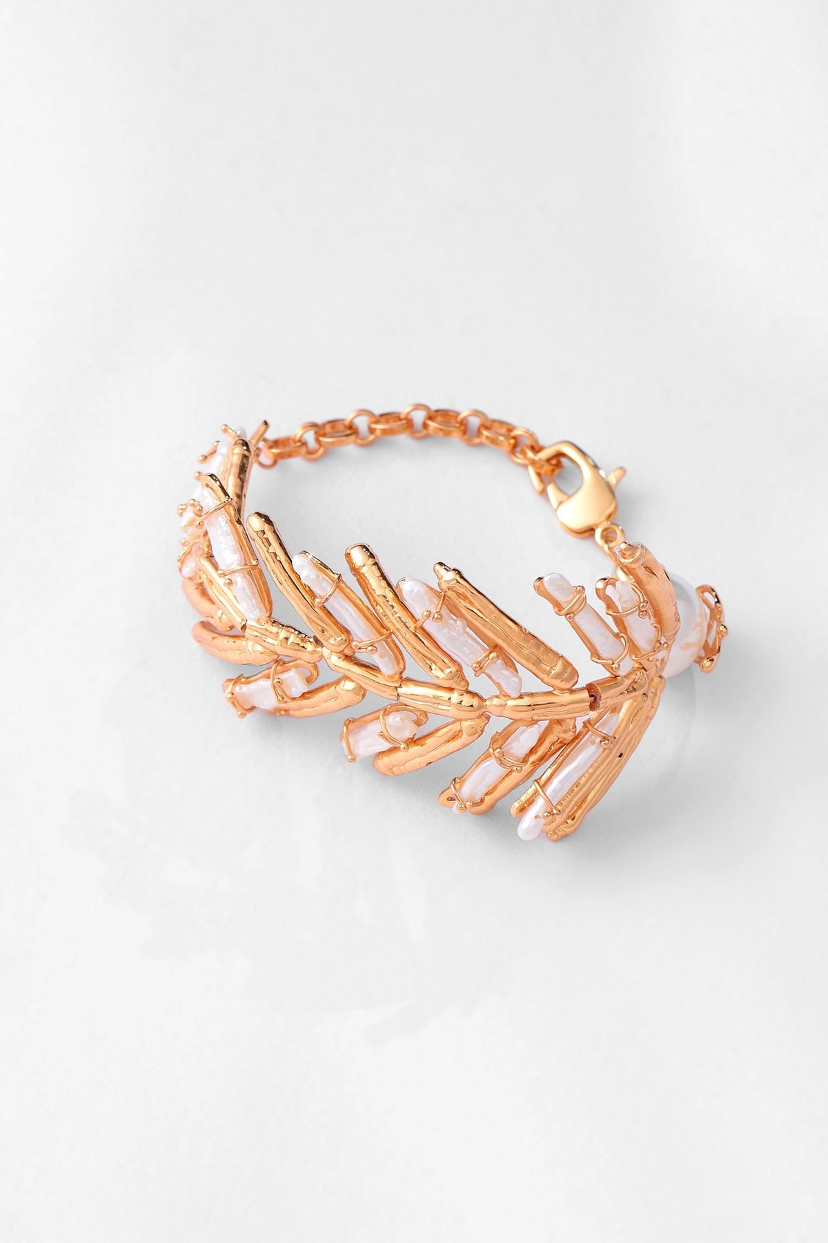 Drip OH River Rose Hand Cuff 