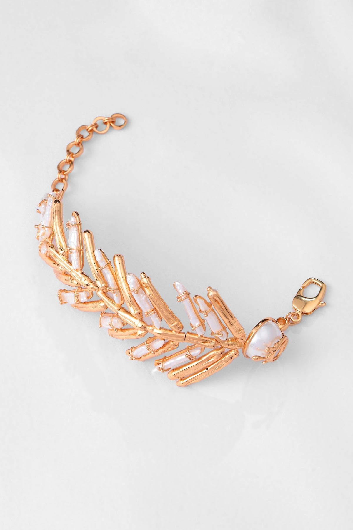 Drip OH River Rose Hand Cuff 