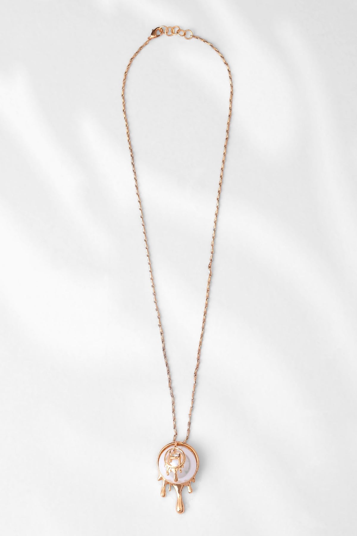 Drip OH Palescent Pearl Pendant Necklace 