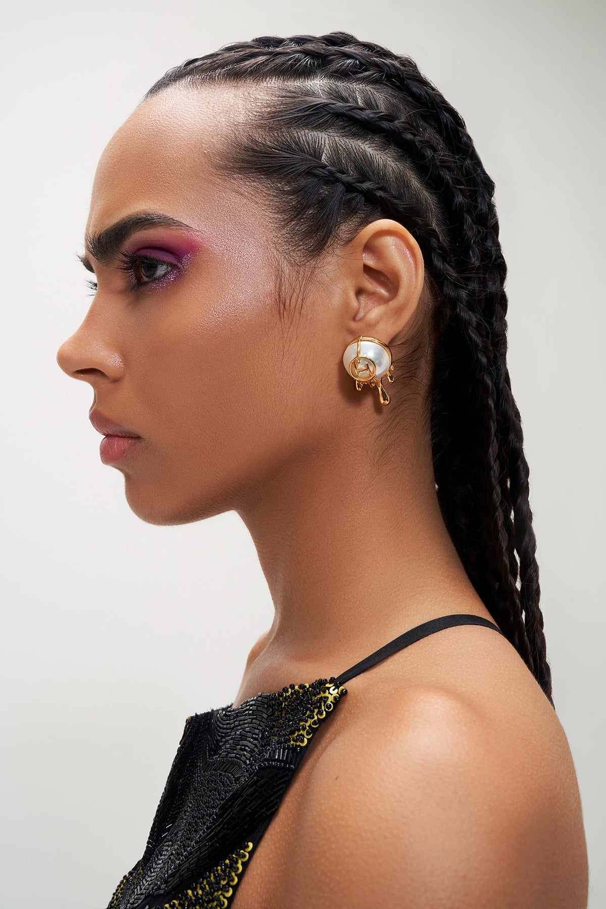 Drip OH Palescent Pearl Studs 