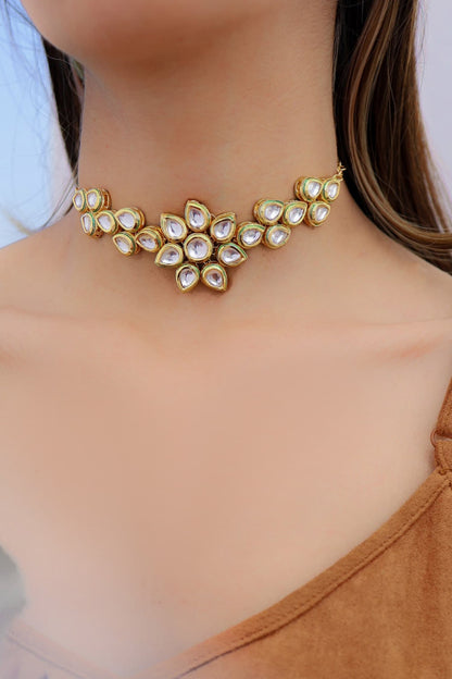 Stone Carved Choker Necklace 
