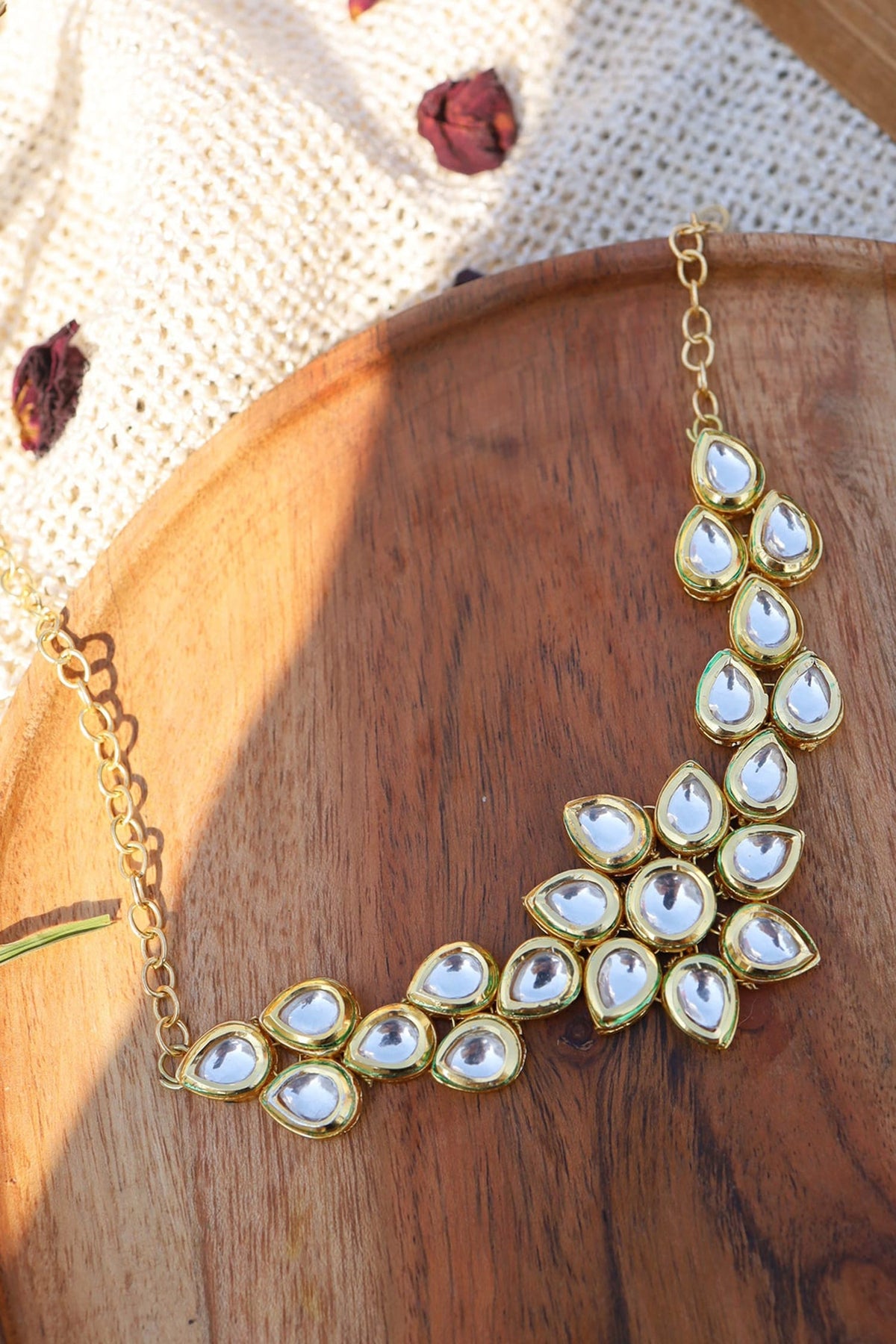 Stone Carved Choker Necklace 