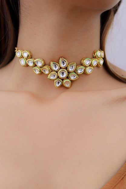 Stone Carved Choker Necklace 