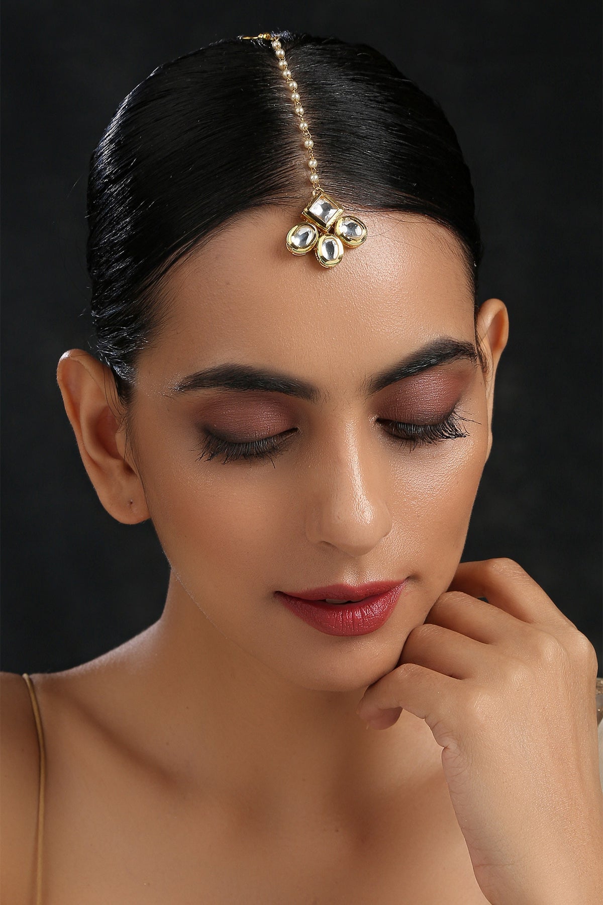 Handcrafted Kundan Maangtikka 
