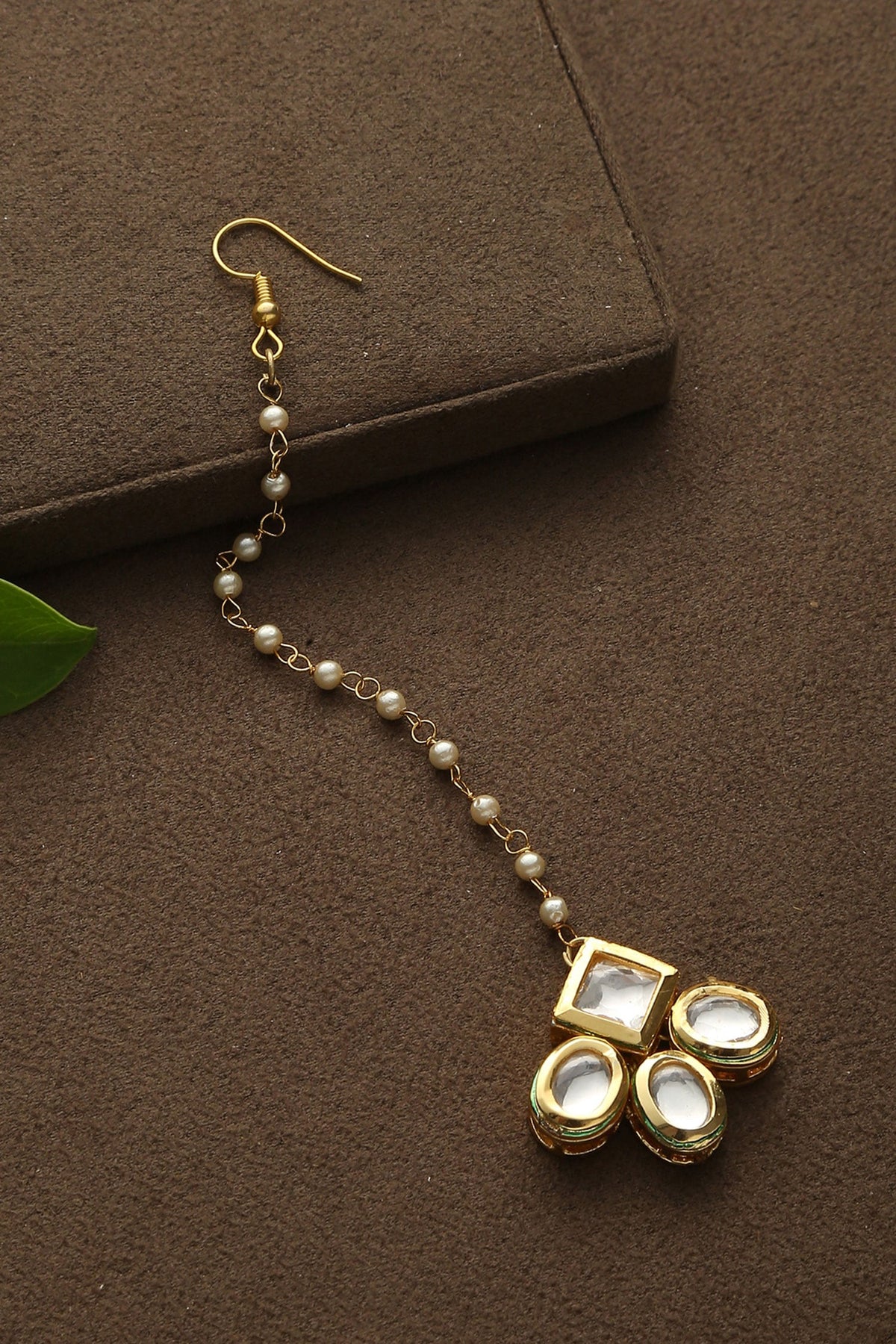Handcrafted Kundan Maangtikka 