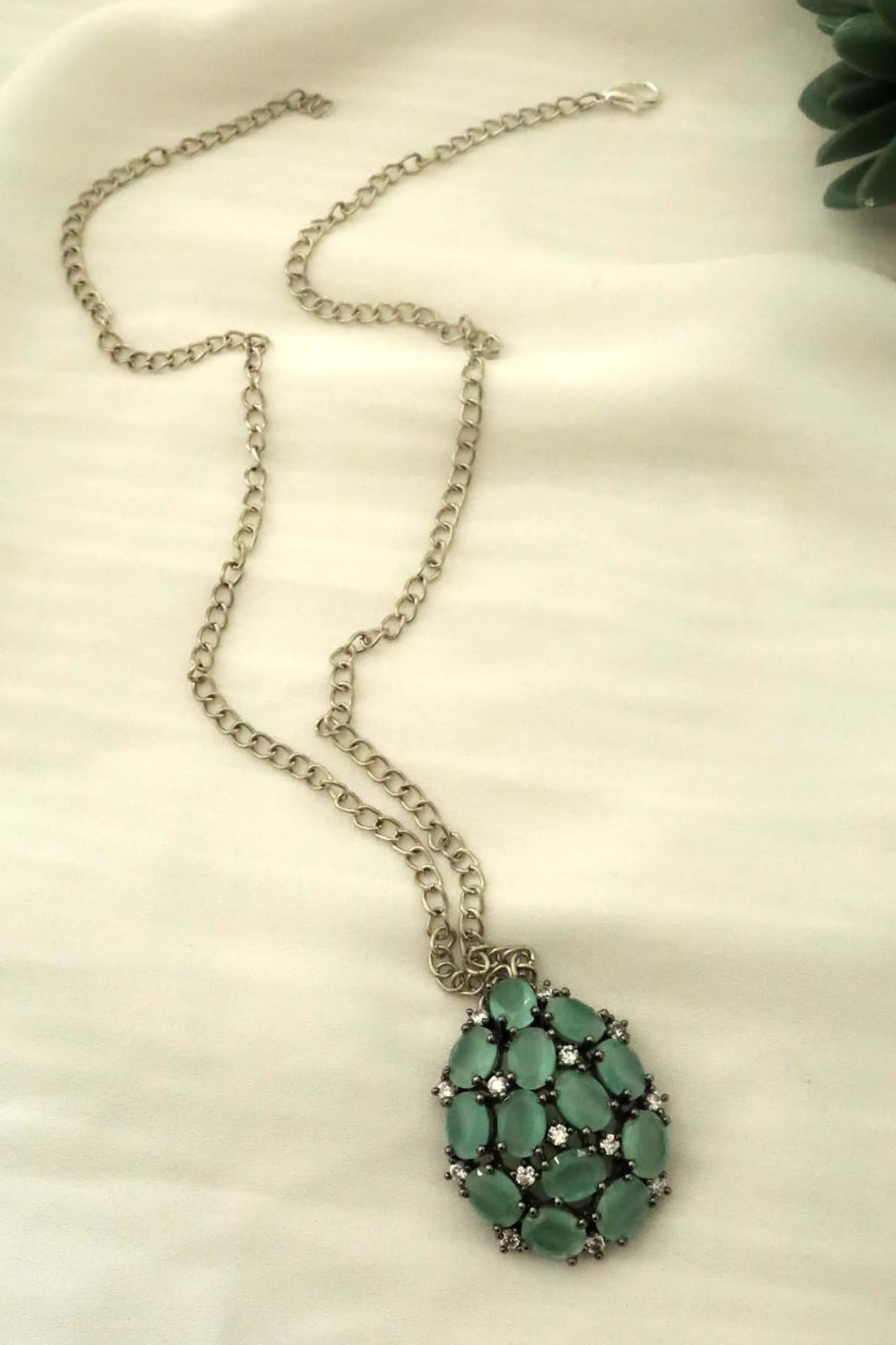 Stone Pendant Necklace 