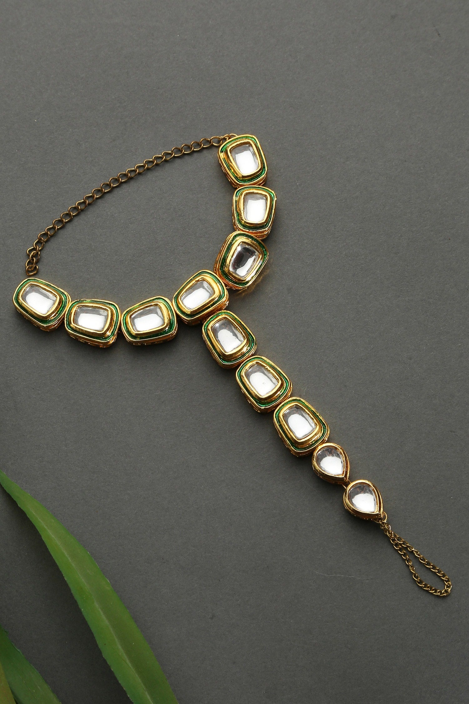 Kundan Hathphool 