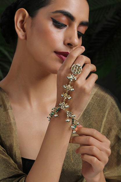 Kundan Hathphool 