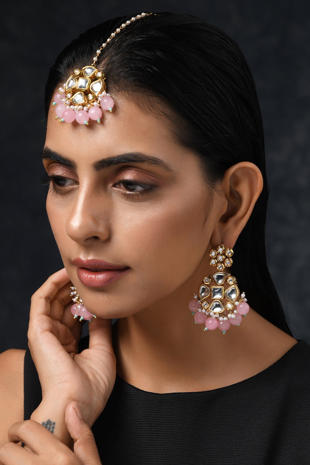 Kundan danglers with Maangtikka 