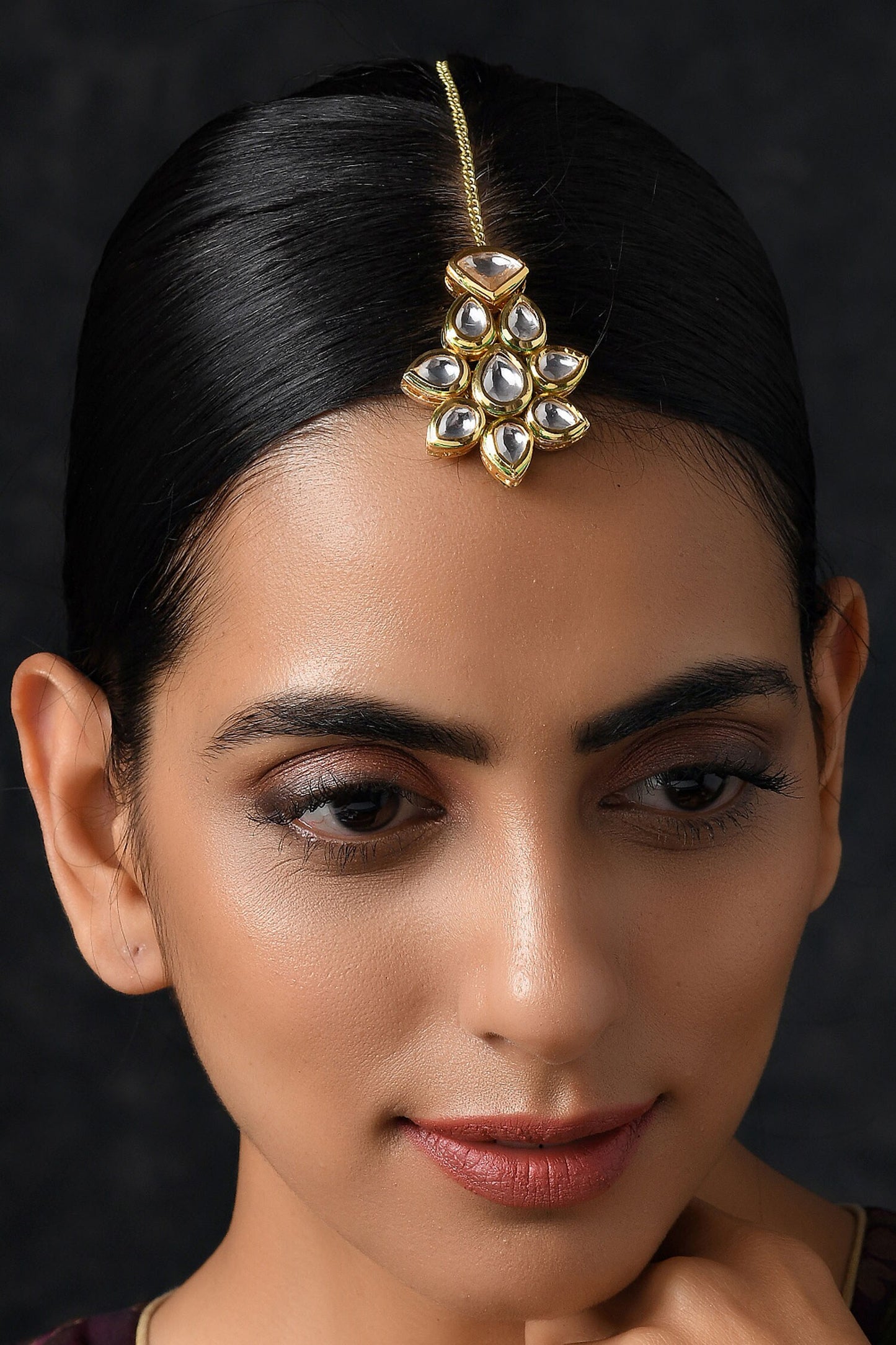 Handcrafted Kundan Maangtikka 