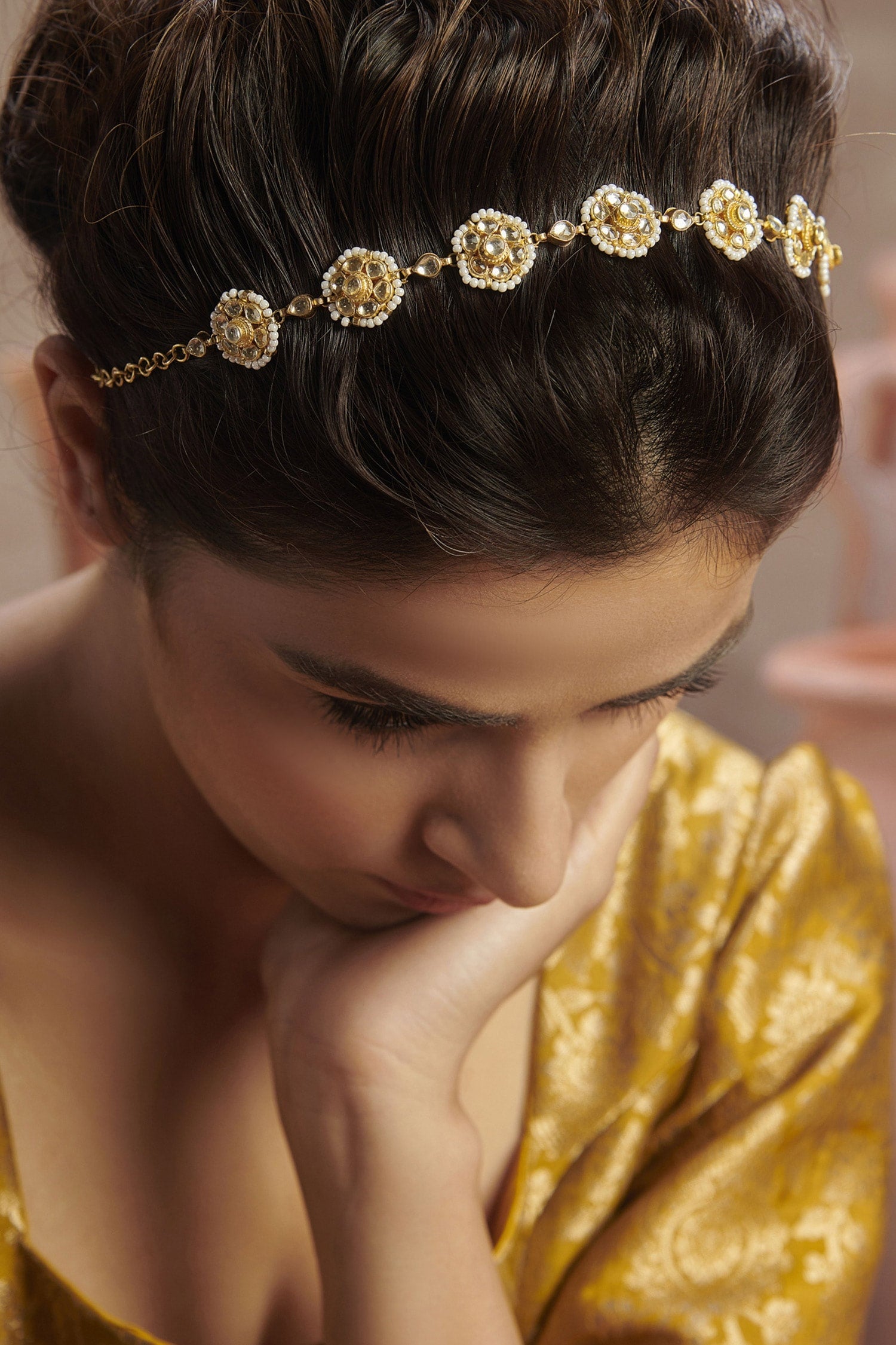 Floral Kundan Embellished Mathapatti 