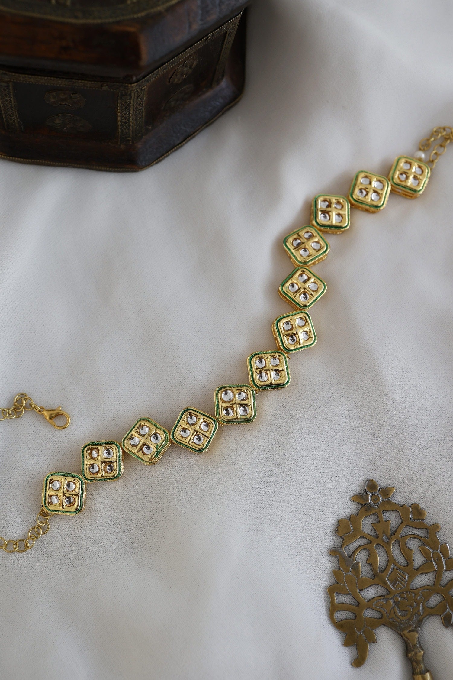 Gold Kundan Embellished Mathapatti 