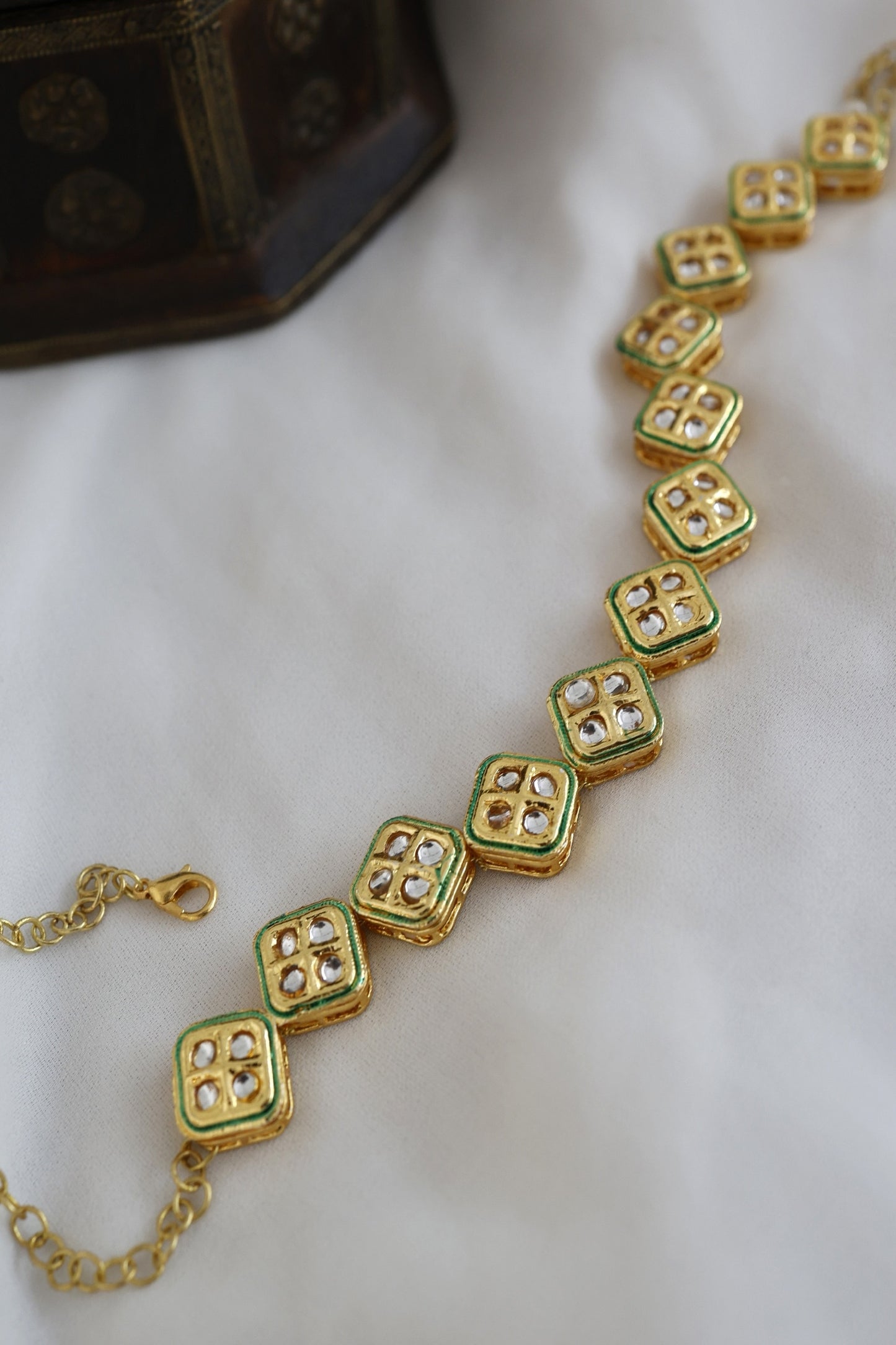Gold Kundan Embellished Mathapatti 