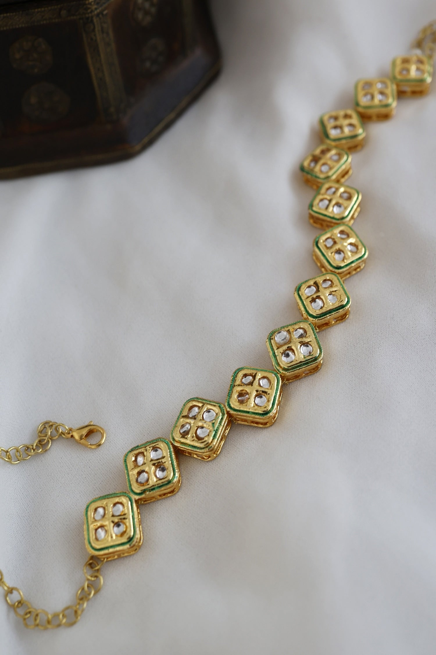 Gold Kundan Embellished Mathapatti 