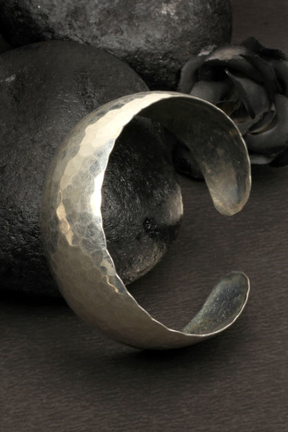 Geometric Textured Bracelet 