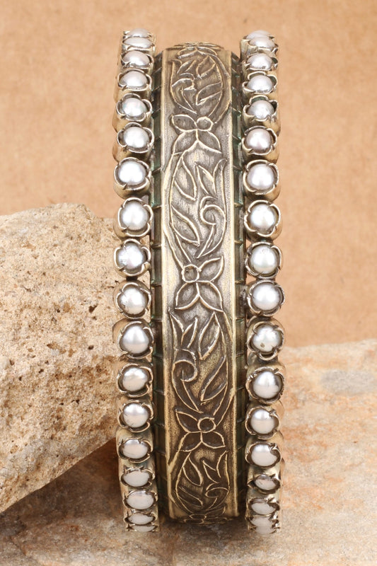 Sabrina Floral Carved Bracelet 