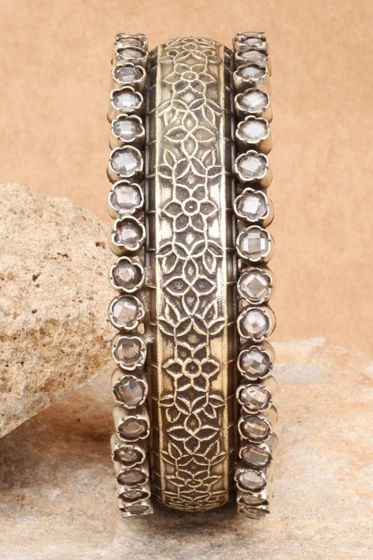Sophi Floral Carved Bracelet 
