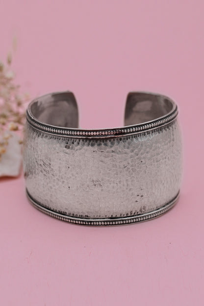 Dilnaz Handcrafted Cuff 