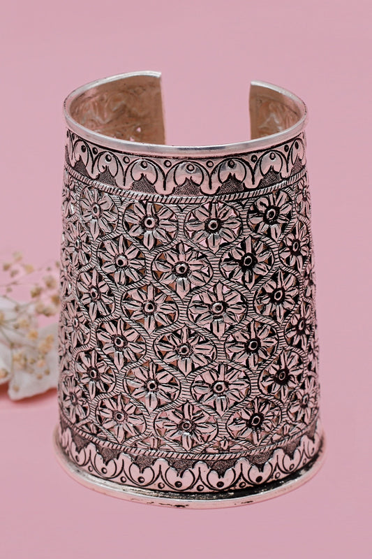 Giti Floral Cuff Bracelet 