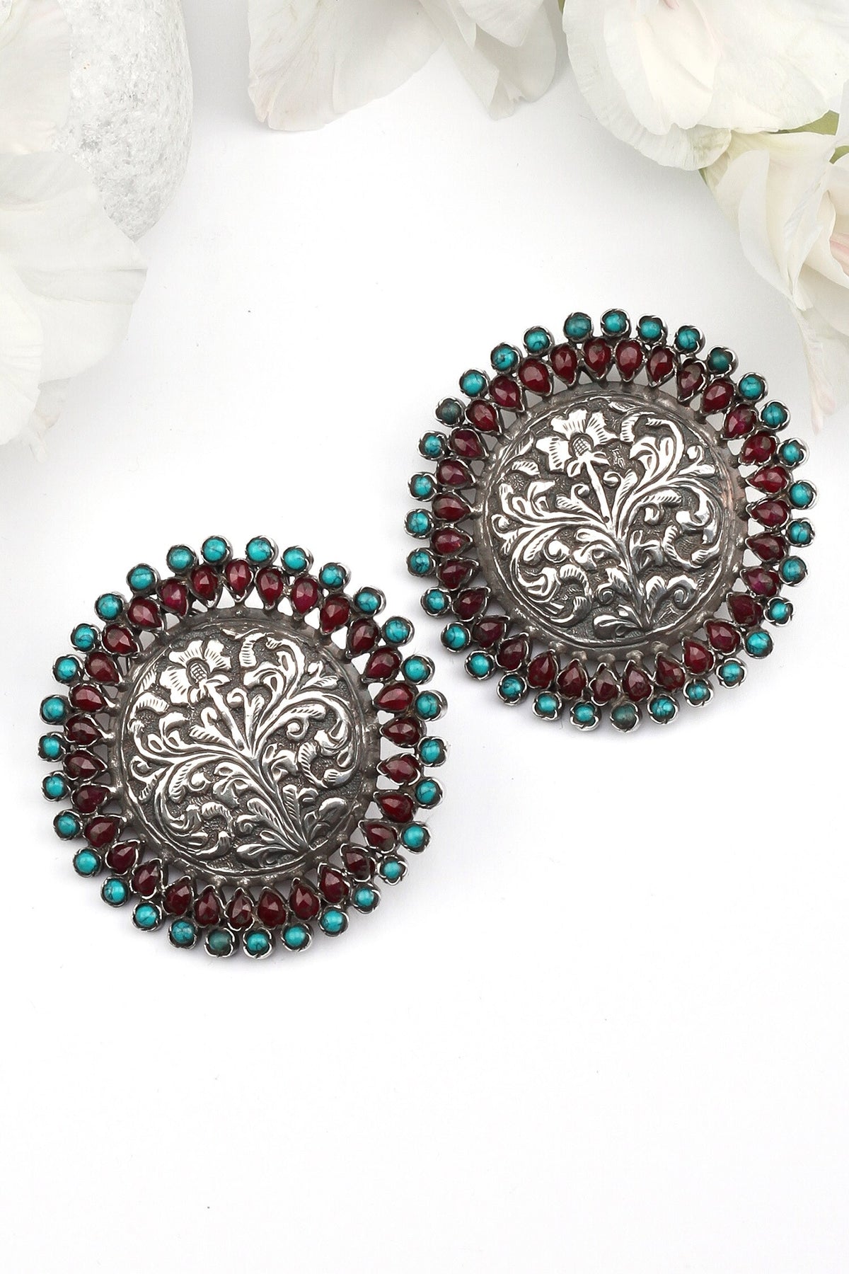Carved Stud Earrings 