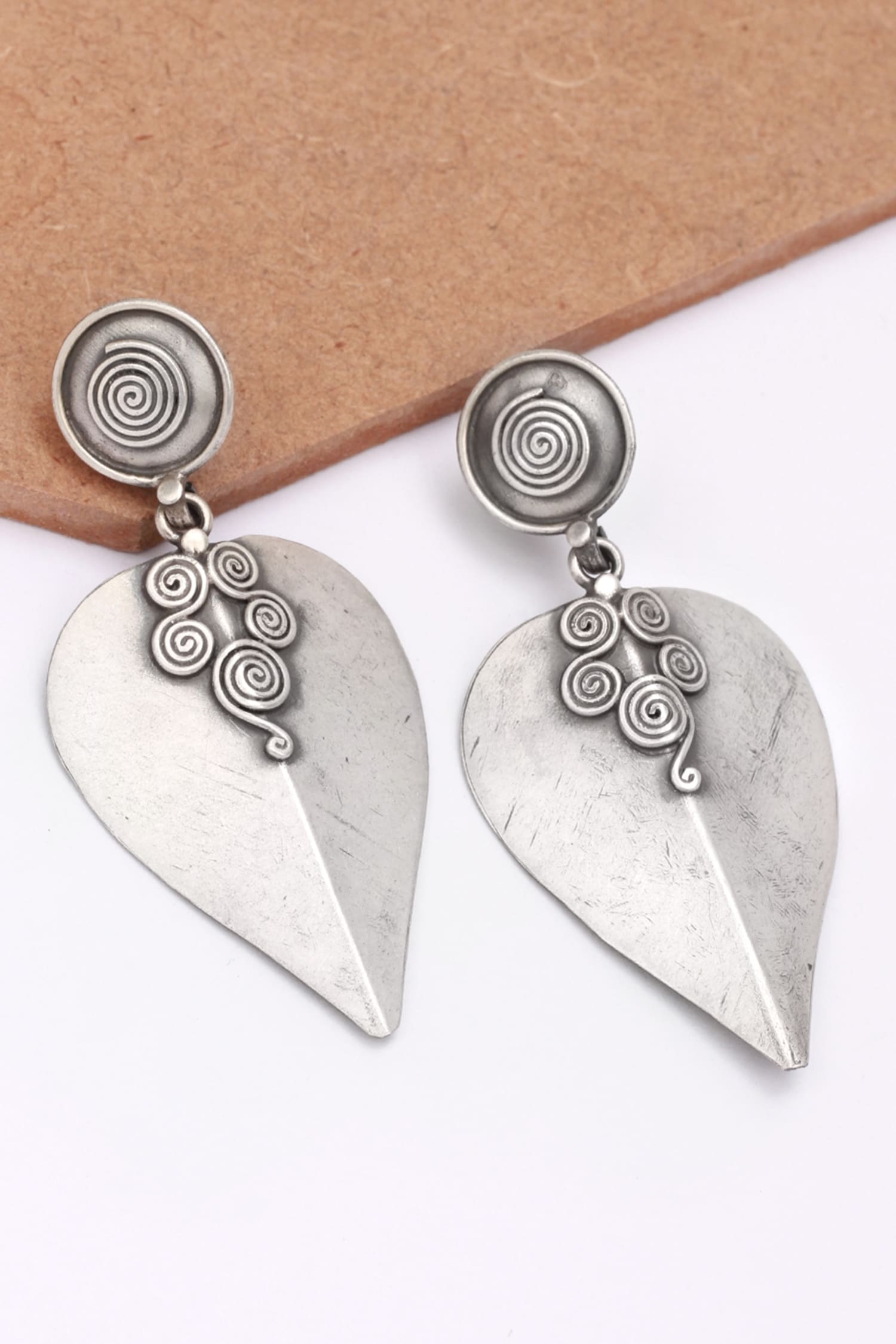 Leaf Motif Drop Earrings 