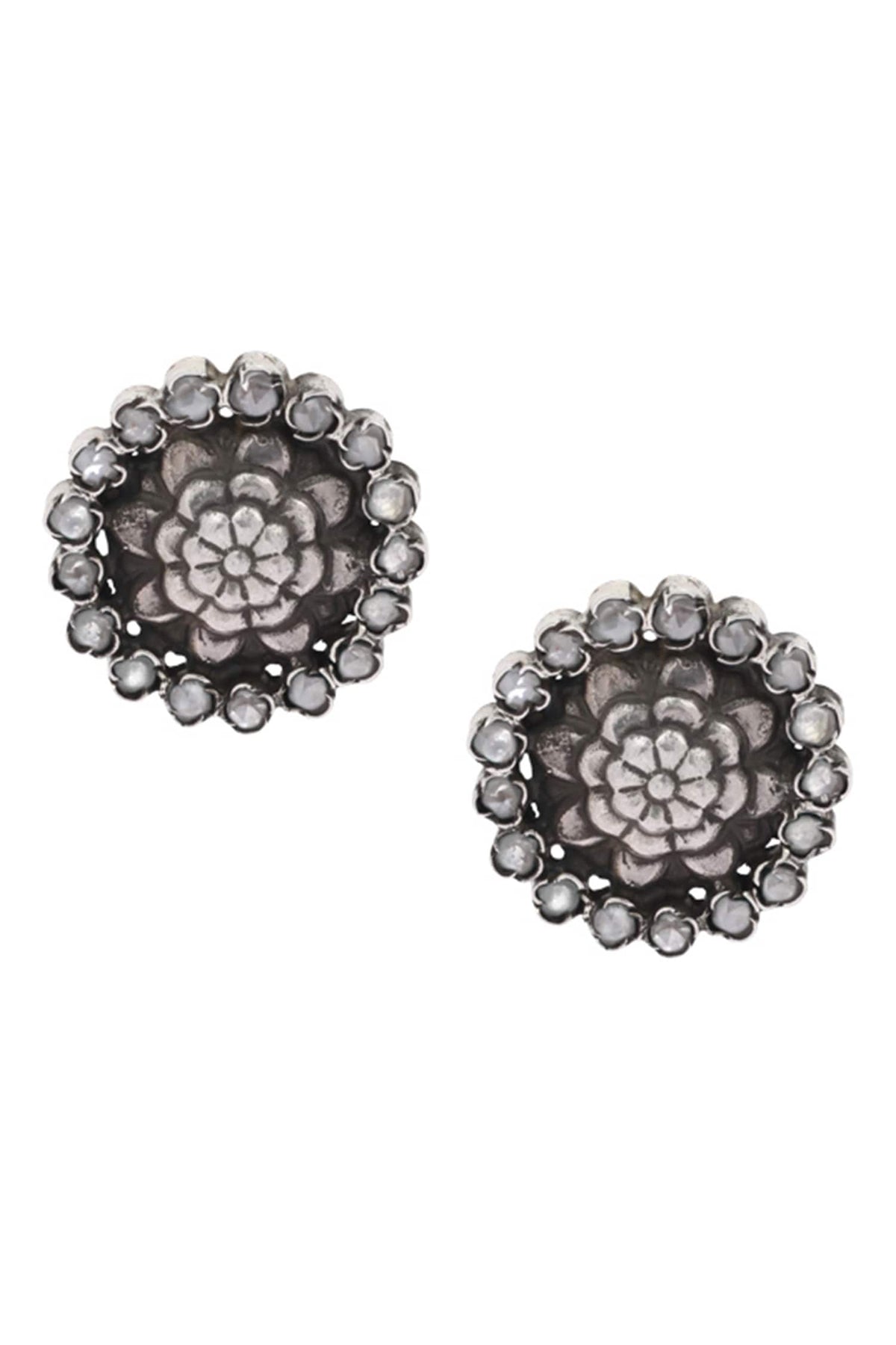 Carved Stud Earrings 