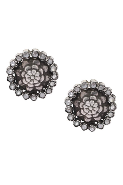 Carved Stud Earrings 