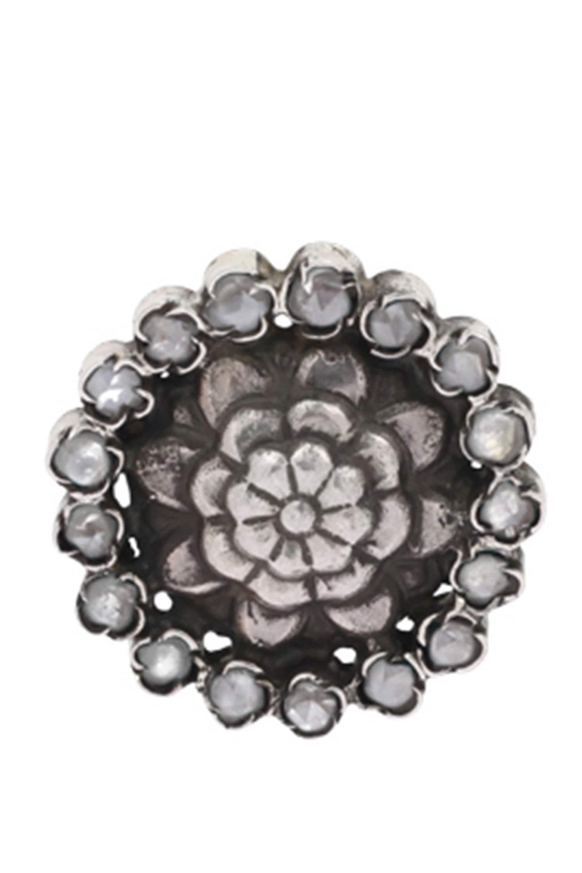 Carved Stud Earrings 