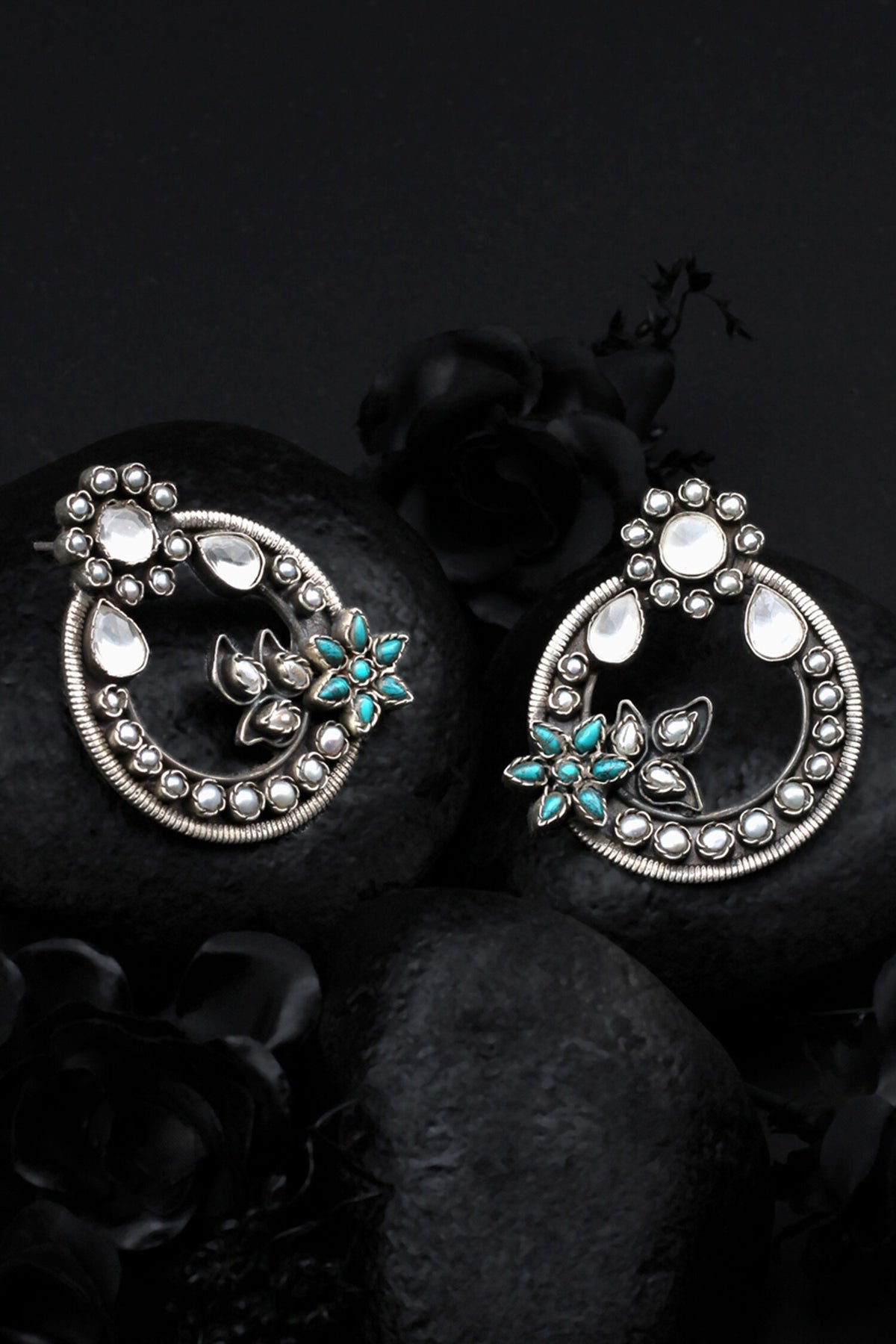 Floral Motif Hoop Earrings 